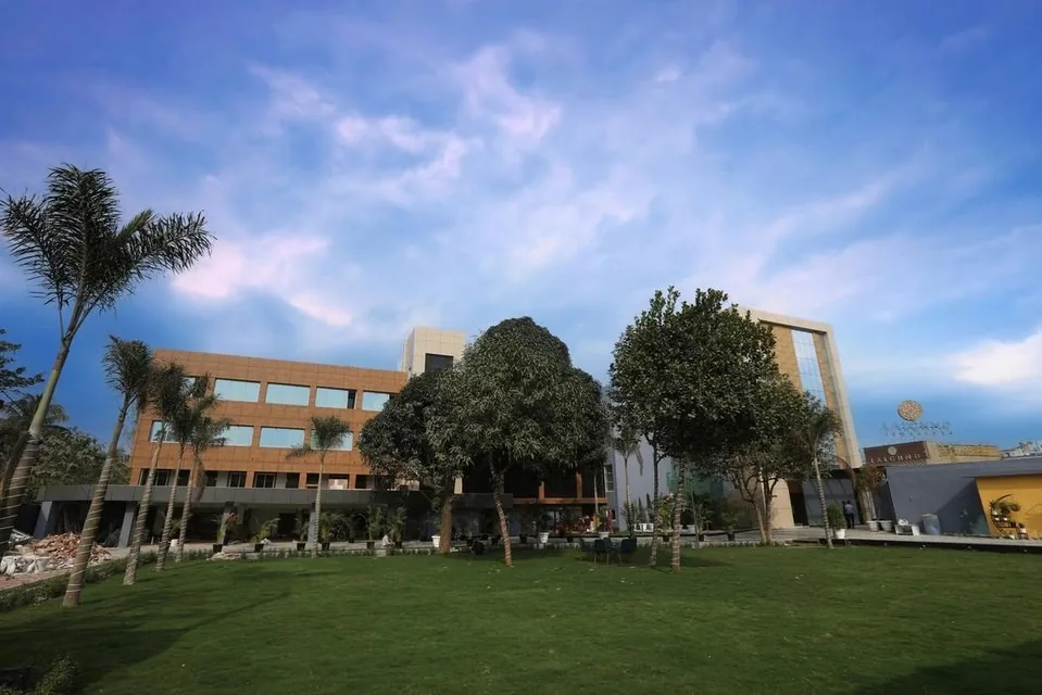 Stalwart Jajati Hotel — View 1